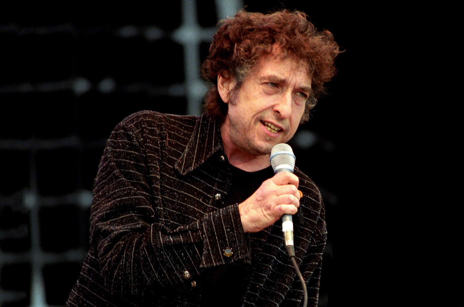 Поет хриплым голосом мужчина. Боб Дилан. Дилан певец. Боб Дилан фото. Боб Дилан сейчас.